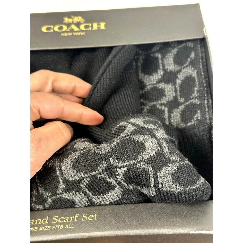 Coach New York Hat Scarf Set Signature C Knit Beanie Gift Box NWT